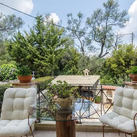 בית נופש Aerino House *